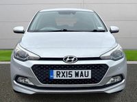 Używany Hyundai i20 Premium 101 KM (74 kW) 2015 Srebrny Hatchback