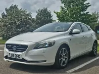 Used Volvo V40 SE 180 HP (132 kW) 2015 White Hatchback