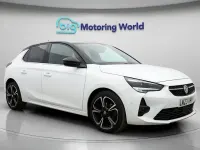 Begagnad Vauxhall Corsa Ultimate 101 HK (74 kW) 2023 Vit Halvkombi