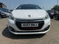 Used Peugeot 208 Prestige 208 HP (152 kW) 2017 White Hatchback
