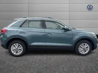 Used VW T-Roc Life 150 HP (110 kW) 2024 Blue SUV