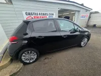 Used Peugeot 208 Signature Sky 82 HP (60 kW) 2019 Black Hatchback