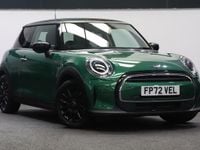 Begagnad Mini Cooper Classic 134 HK (98 kW) 2022 Grön Halvkombi