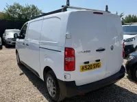 Used Vauxhall Vivaro 120 HP (88 kW) 2020 White MPV