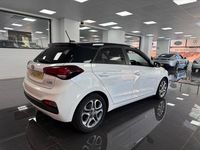 Used Hyundai i20 84 HP (61 kW) 2019 White Hatchback