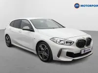 Begagnad BMW M135 2022 Vit Halvkombi
