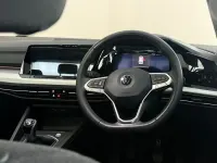 Second-hand VW Golf VIII Life 2022 Alb Hatchback