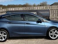 Second-hand Vauxhall Astra SRi 105 CP (77 kW) 2017 Albastru Hatchback