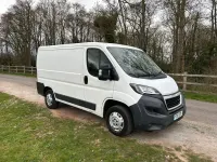 Usado Peugeot Boxer 110 HP (80 kW) 2015 Branco Van