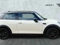 Used Mini Cooper Classic 134 HP (98 kW) 2021 White Hatchback