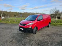 Second-hand Peugeot Expert S 120 CP (88 kW) 2017 Roșu Van