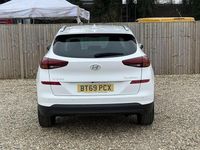 Used Hyundai Tucson SE 132 HP (97 kW) 2019 White SUV