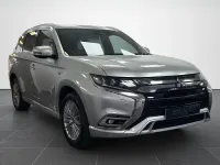 Używany Mitsubishi Outlander P-HEV 2019 Srebrny SUV