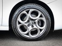 Used Alfa Romeo Giulietta Edizione Speciale 120 HP (88 kW) 2019 White Hatchback