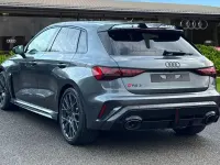 Novo Audi RS3 Comfort 395 HP (290 kW) 2026 Cinzento Sedan