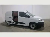 Używany Fiat Doblò S 101 KM (74 kW) 2024 Biały Minivan
