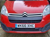 Used Citroën Berlingo Feel 100 HP (73 kW) 2016 Red MPV