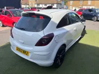 Used Vauxhall Corsa SRi 100 HP (73 kW) 2013 White Hatchback