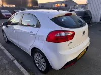 Usado Kia Rio 107 CV (78 kW) 2013 Blanco Utilitario