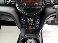 Usado Mini Cooper Hatch 136 HP (100 kW) 2016 Cinzento Citadino
