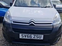 Używany Citroën Berlingo 75 KM (55 kW) 2016 Biały Minivan