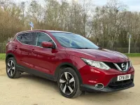 Used Nissan Qashqai N-Connecta 113 HP (83 kW) 2016 Red SUV