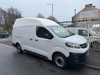 Second-hand Vauxhall Vivaro 100 CP (73 kW) 2023 Alb Monovolum