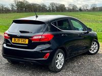 Used Ford Fiesta Zetec 70 HP (51 kW) 2019 Black Hatchback