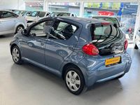 Begagnad Toyota Aygo 67 HK (49 kW) 2009 Blå Halvkombi