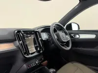 Used Volvo XC40 Momentum 163 HP (119 kW) 2021 Black SUV