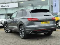 Usado VW Touareg Black Edition 231 HP (169 kW) 2023 Cinzento SUV