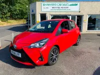 Used Toyota Yaris Hybrid 100 HP (73 kW) 2019 Red Hatchback