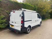 Used Vauxhall Vivaro 90 HP (66 kW) 2016 White MPV