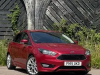 Used Ford Focus Zetec 125 HP (91 kW) 2015 Red Hatchback