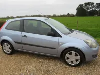 Usado Ford Fiesta Zetec 75 HP (55 kW) 2006 Azul Citadino