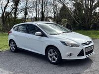 Used Ford Focus Zetec 115 HP (84 kW) 2014 White Hatchback