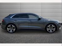 Begagnad Audi Q8 S-Line 340 HK (250 kW) 2023 Grå SUV