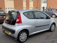 Begagnad Peugeot 107 68 HK (50 kW) 2008 Silver Halvkombi