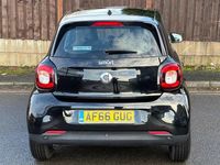 Used Smart ForFour Premium 71 HP (52 kW) 2016 Black Hatchback
