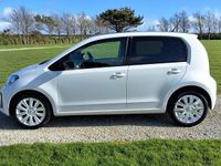 Used VW up! move up! 60 HP (44 kW) 2018 White Hatchback