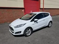 Used Ford Fiesta Zetec 101 HP (74 kW) 2016 White Hatchback