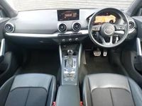 Usado Audi Q2 S-Line 150 CV (110 kW) 2022 Gris SUV