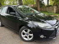 Usado Ford Focus Zetec 2014 Negro Familiar