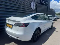 Used Tesla Model 3 Standard Range Plus 366 kW (498 HP) 2021 White Sedan