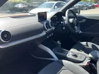 Begagnad Audi Q2 S-Line 150 HK (110 kW) 2023 Grå SUV