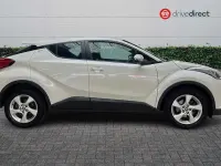 Used Toyota C-HR 116 HP (85 kW) 2017 White SUV
