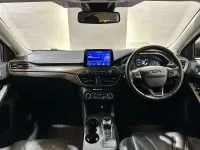 Używany Ford Focus Vignale 150 KM (110 kW) 2019 Purpurowy Hatchback