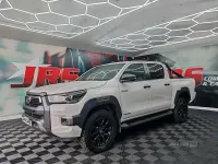 Używany Toyota HiLux 204 KM (150 kW) 2021 Biały Pickup