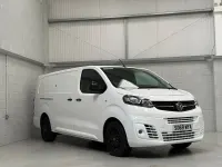 Used Vauxhall Vivaro 100 HP (73 kW) 2019 White MPV