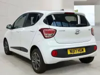 Used Hyundai i10 Premium 67 HP (49 kW) 2017 White Hatchback